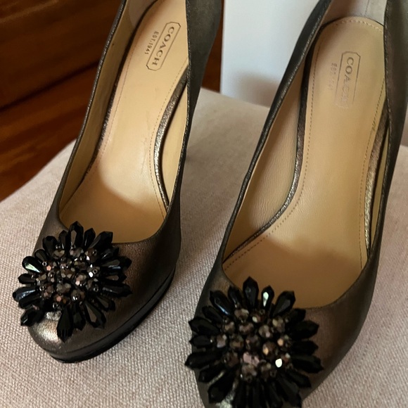 COACH Metallic Bronze Leather Heels - Size 8.5B - Picture 10 of 10